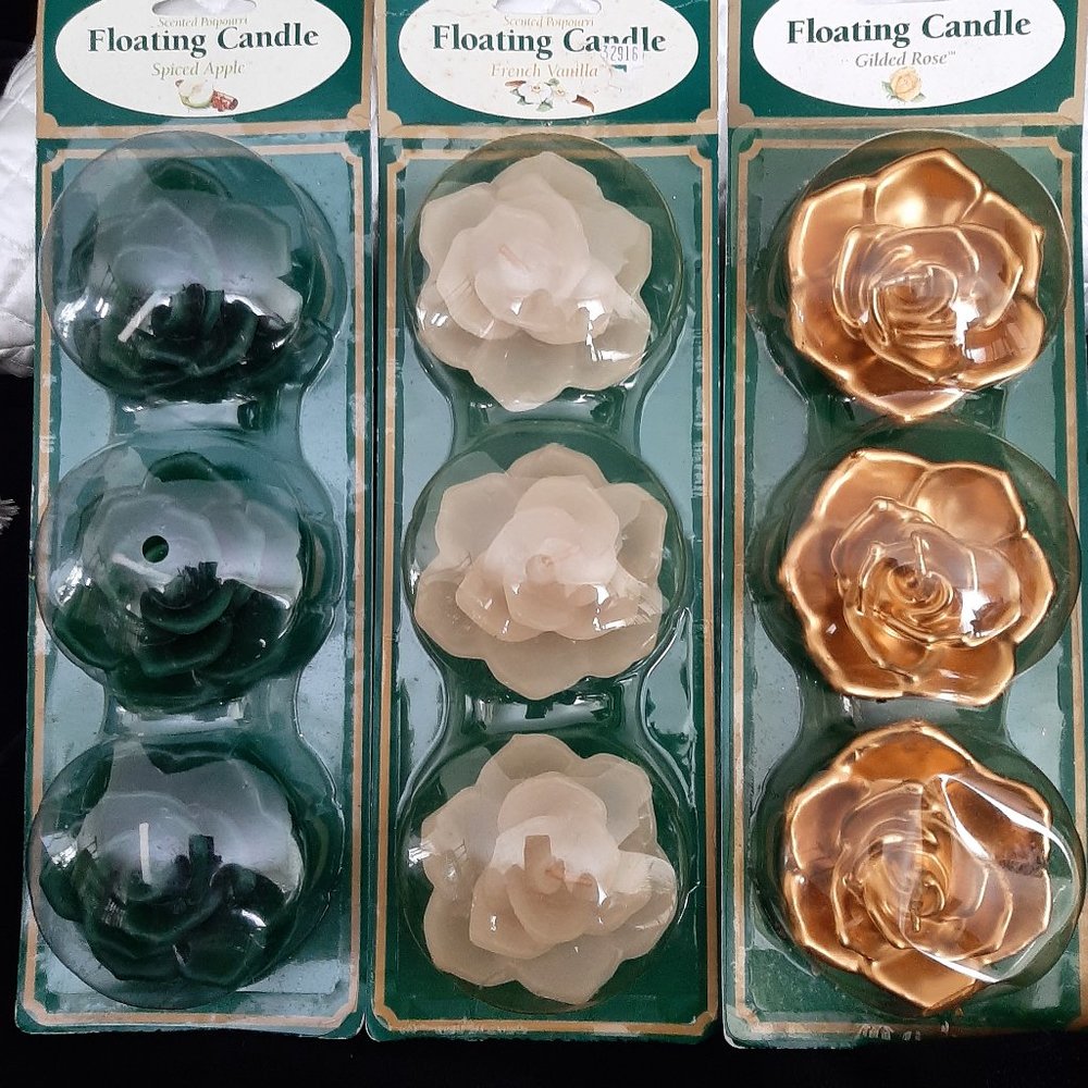 Set of 9 Rose Shaped Floating Candles